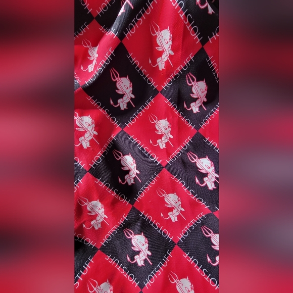 Hot stuff - Picture 2 of 2